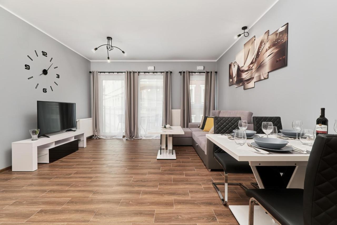 Apartments Wroclaw Jana Pawla II With Free Parking Wroclaw By Noclegi Renters Buitenkant foto