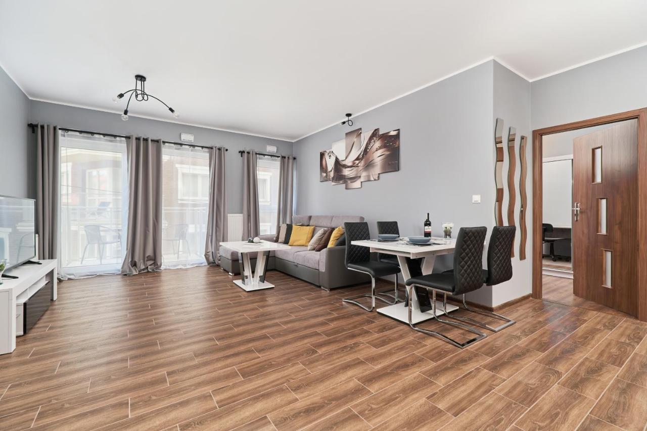 Apartments Wroclaw Jana Pawla II With Free Parking Wroclaw By Noclegi Renters Buitenkant foto