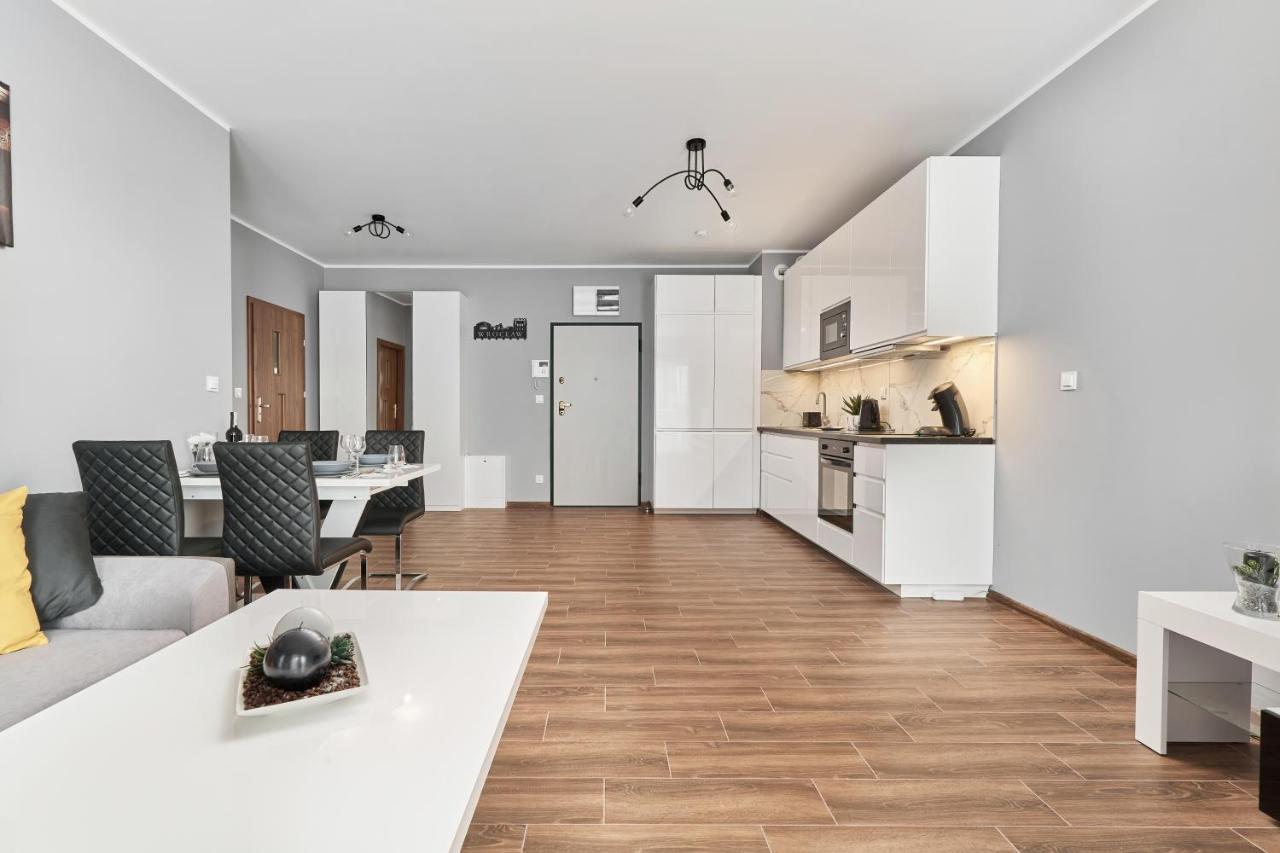 Apartments Wroclaw Jana Pawla II With Free Parking Wroclaw By Noclegi Renters Buitenkant foto