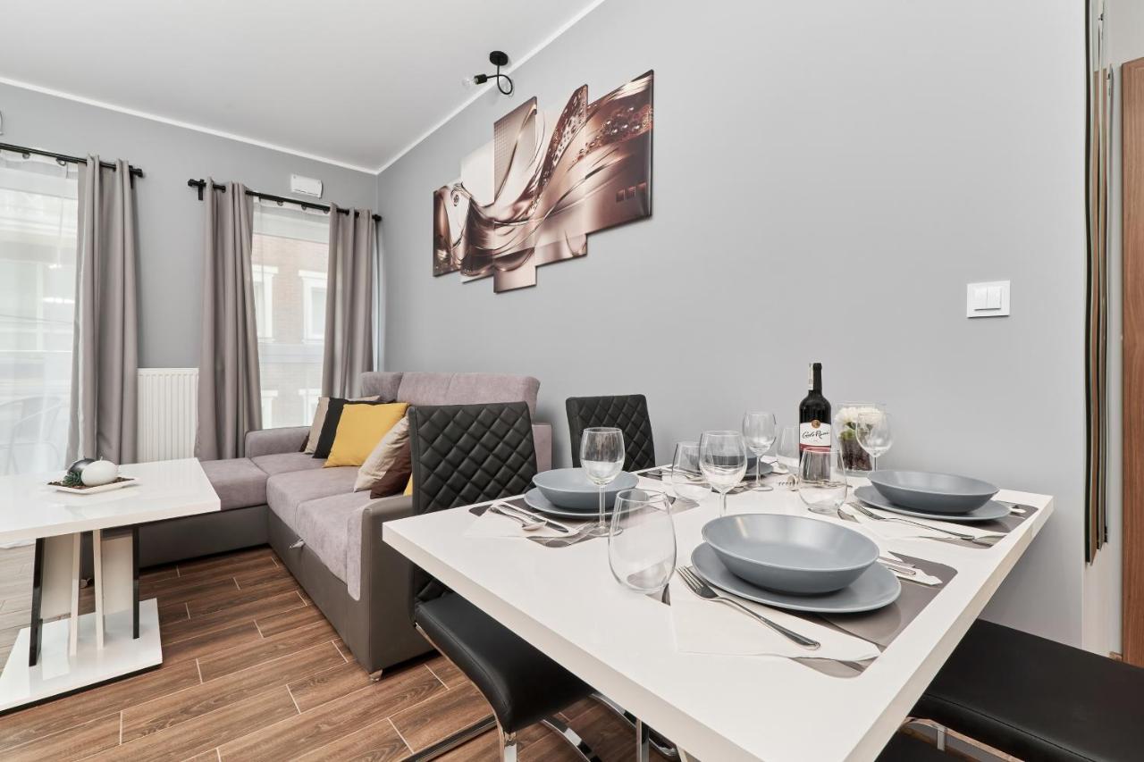 Apartments Wroclaw Jana Pawla II With Free Parking Wroclaw By Noclegi Renters Buitenkant foto