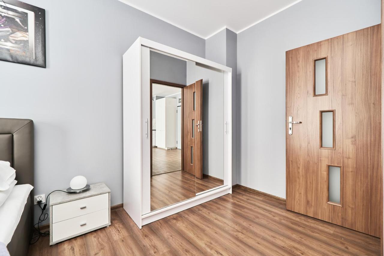 Apartments Wroclaw Jana Pawla II With Free Parking Wroclaw By Noclegi Renters Buitenkant foto