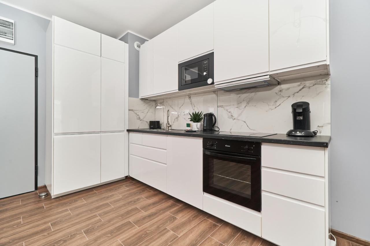 Apartments Wroclaw Jana Pawla II With Free Parking Wroclaw By Noclegi Renters Buitenkant foto
